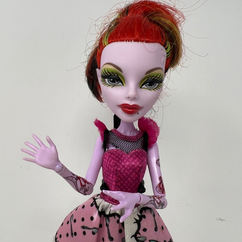 Monster High Operetta Doll Skulltimate Roller Maze Phantom Opera 2011 Pink Dress